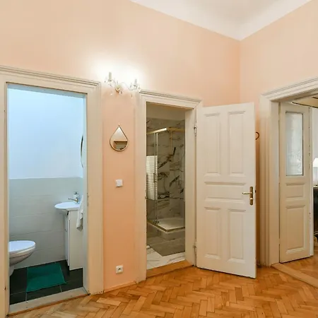 Stunning Charles Bridge Apartment * Prague