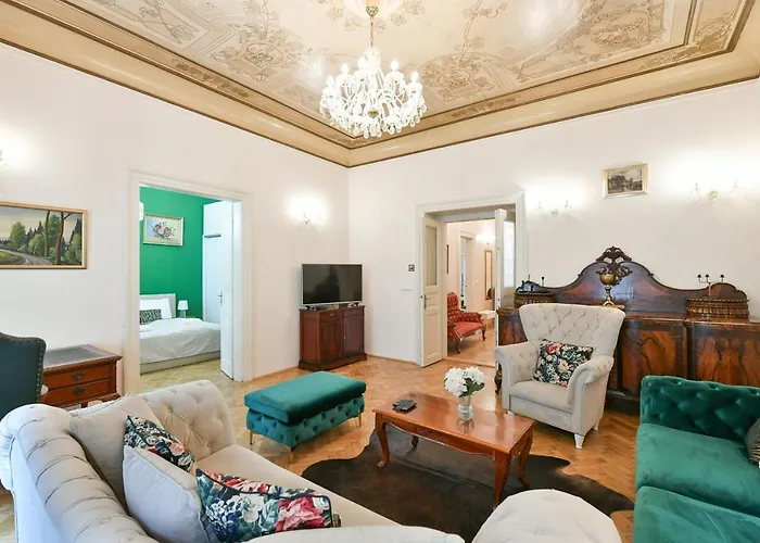 Stunning Charles Bridge Apartment *