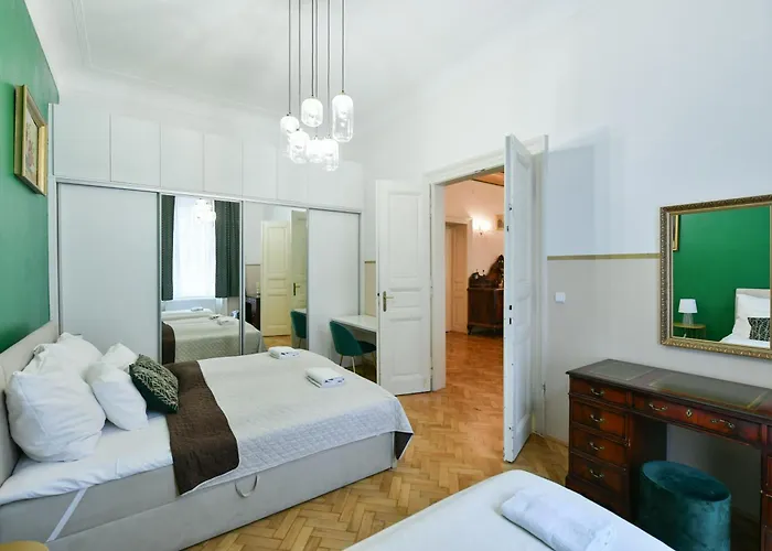 Διαμέρισμα Stunning Charles Bridge Apartment Πράγα