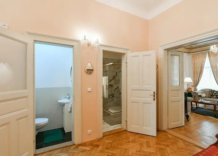 Stunning Charles Bridge Apartment * Πράγα